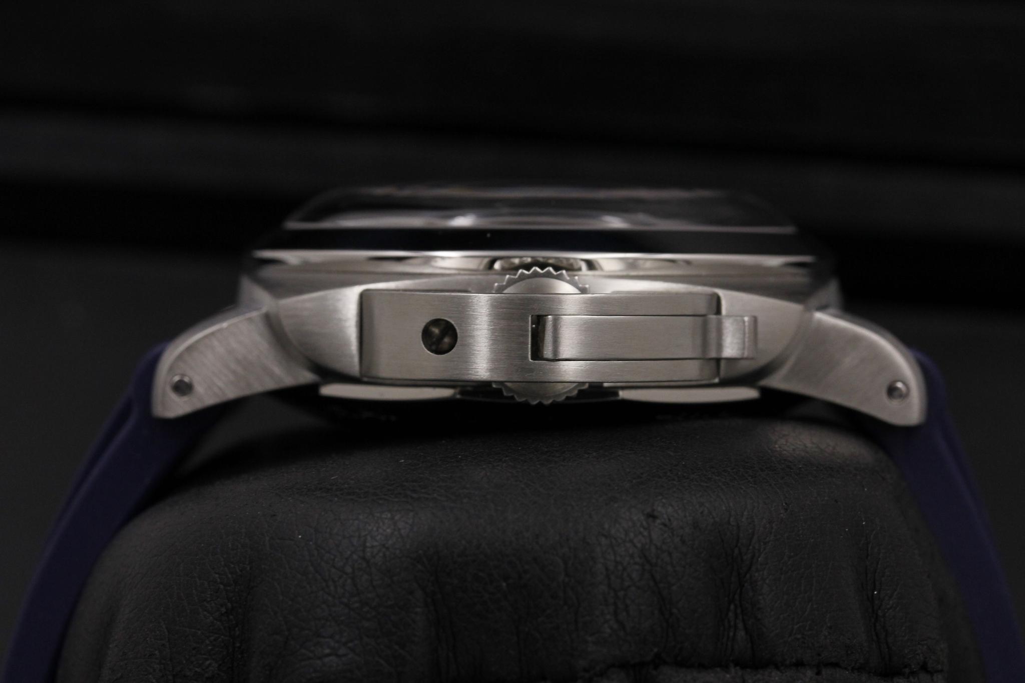 Watch Image 3