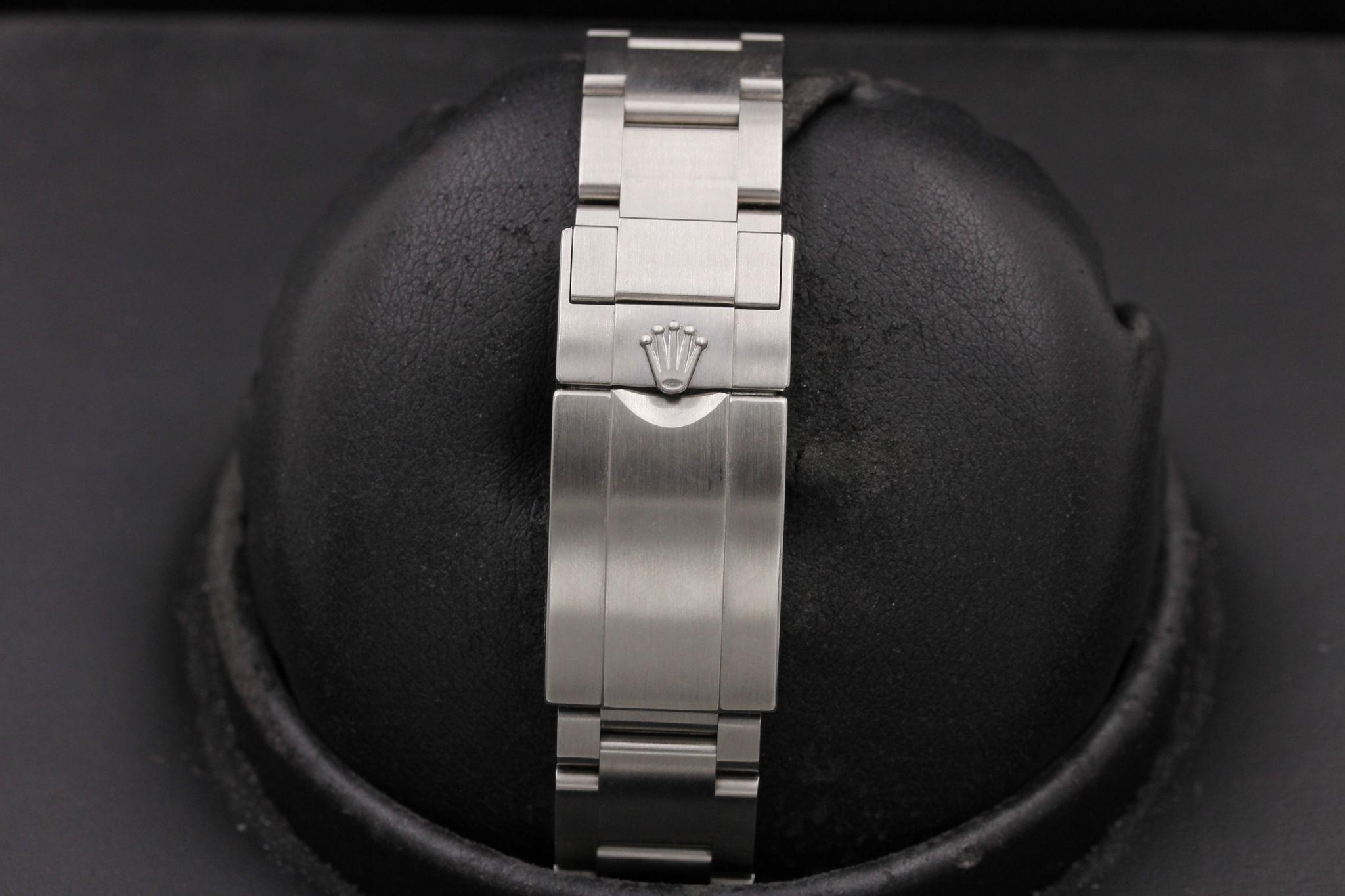 Watch Image 7