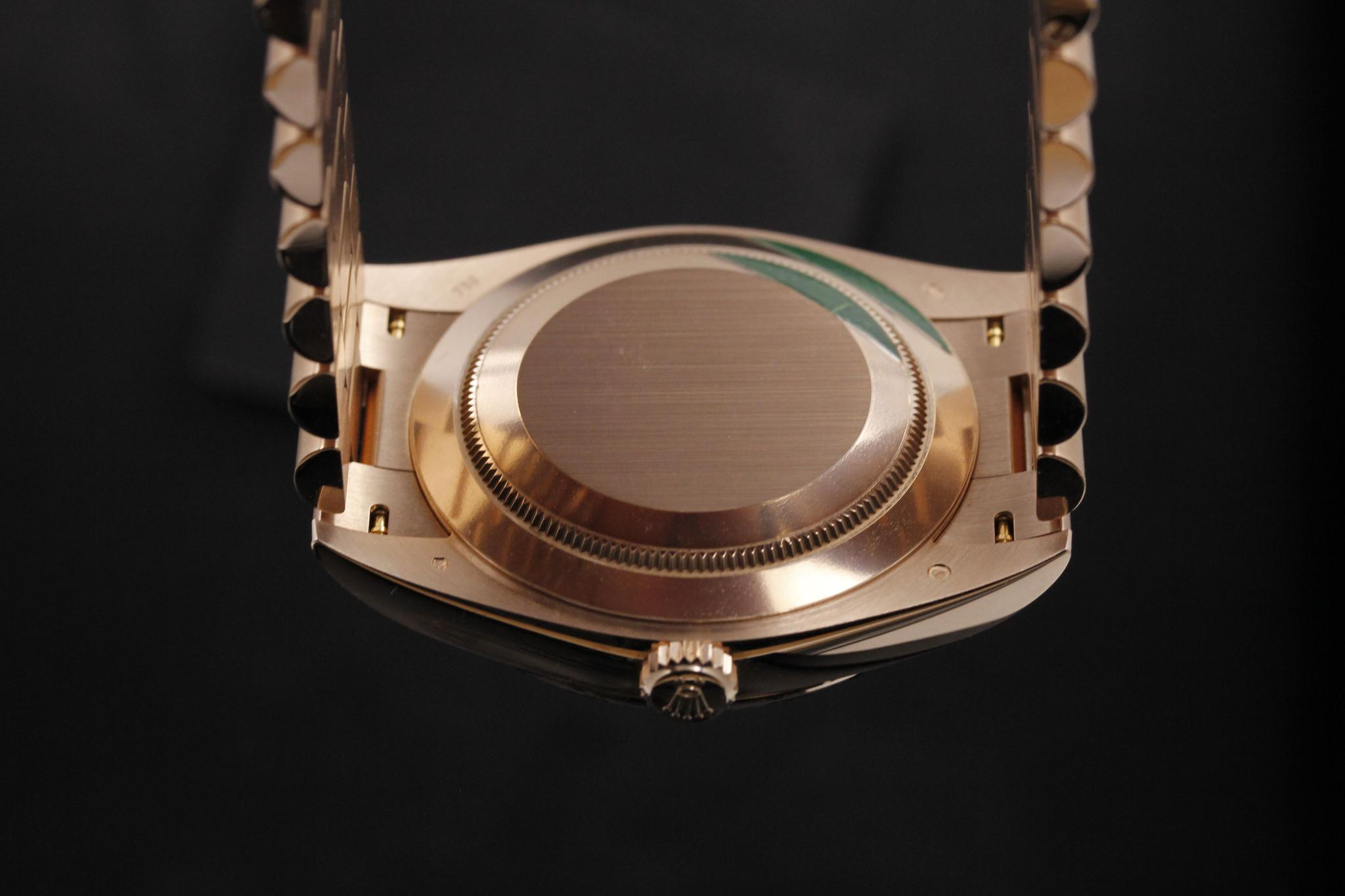 Watch Image 7