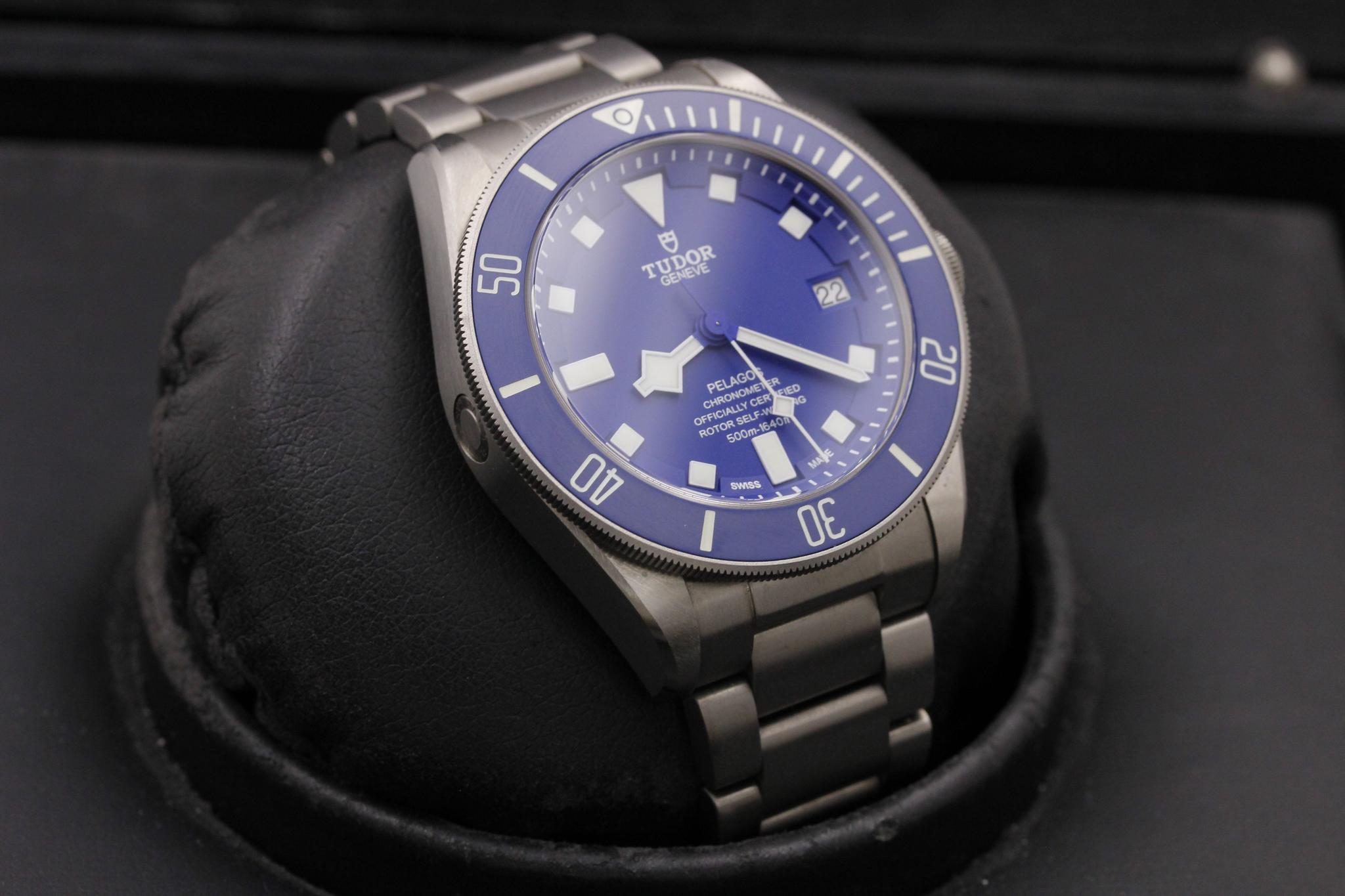 Watch Image 10