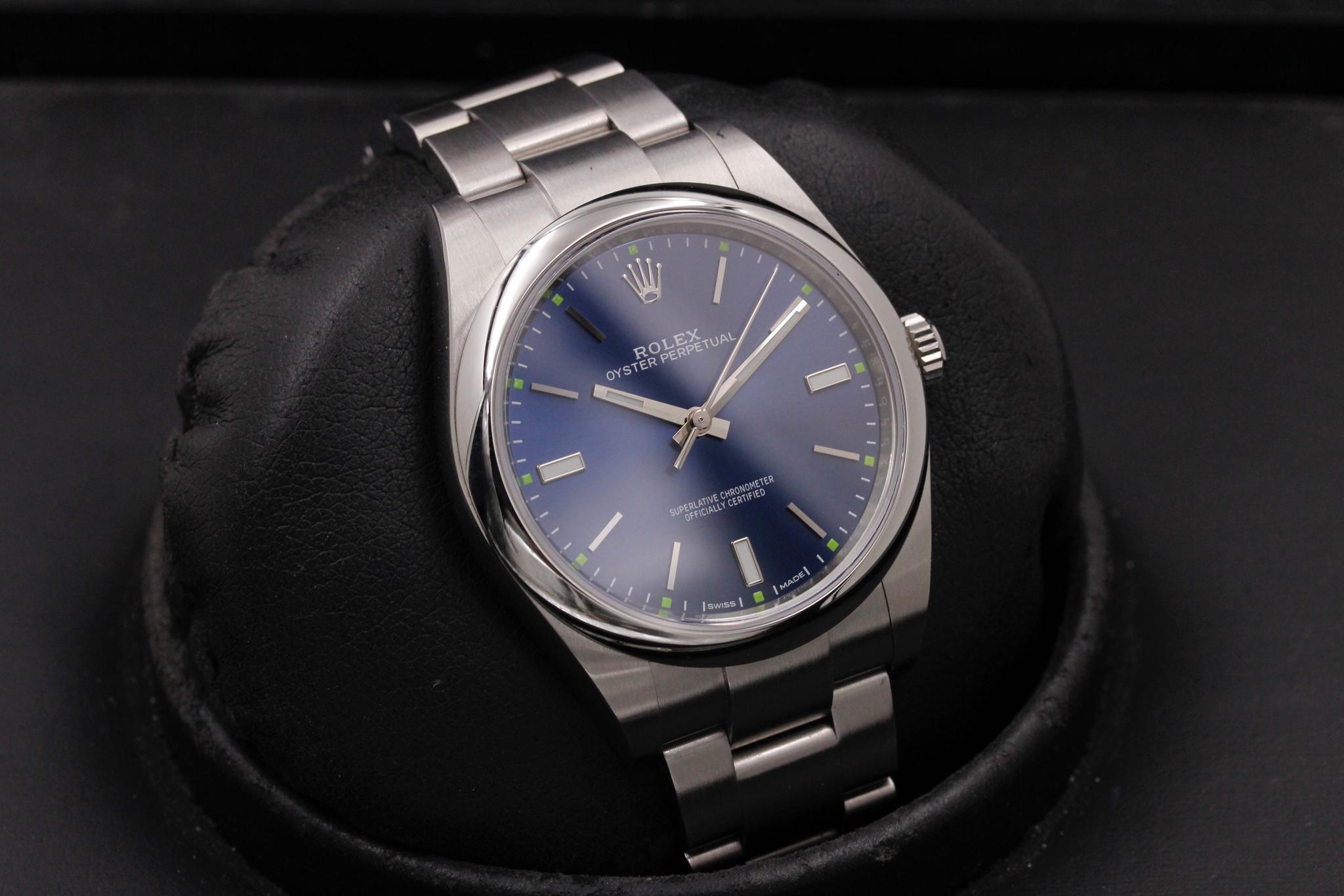 Watch Image 10