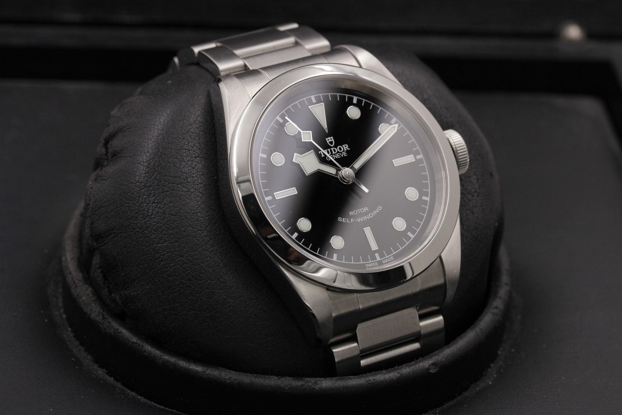 Watch Image 10