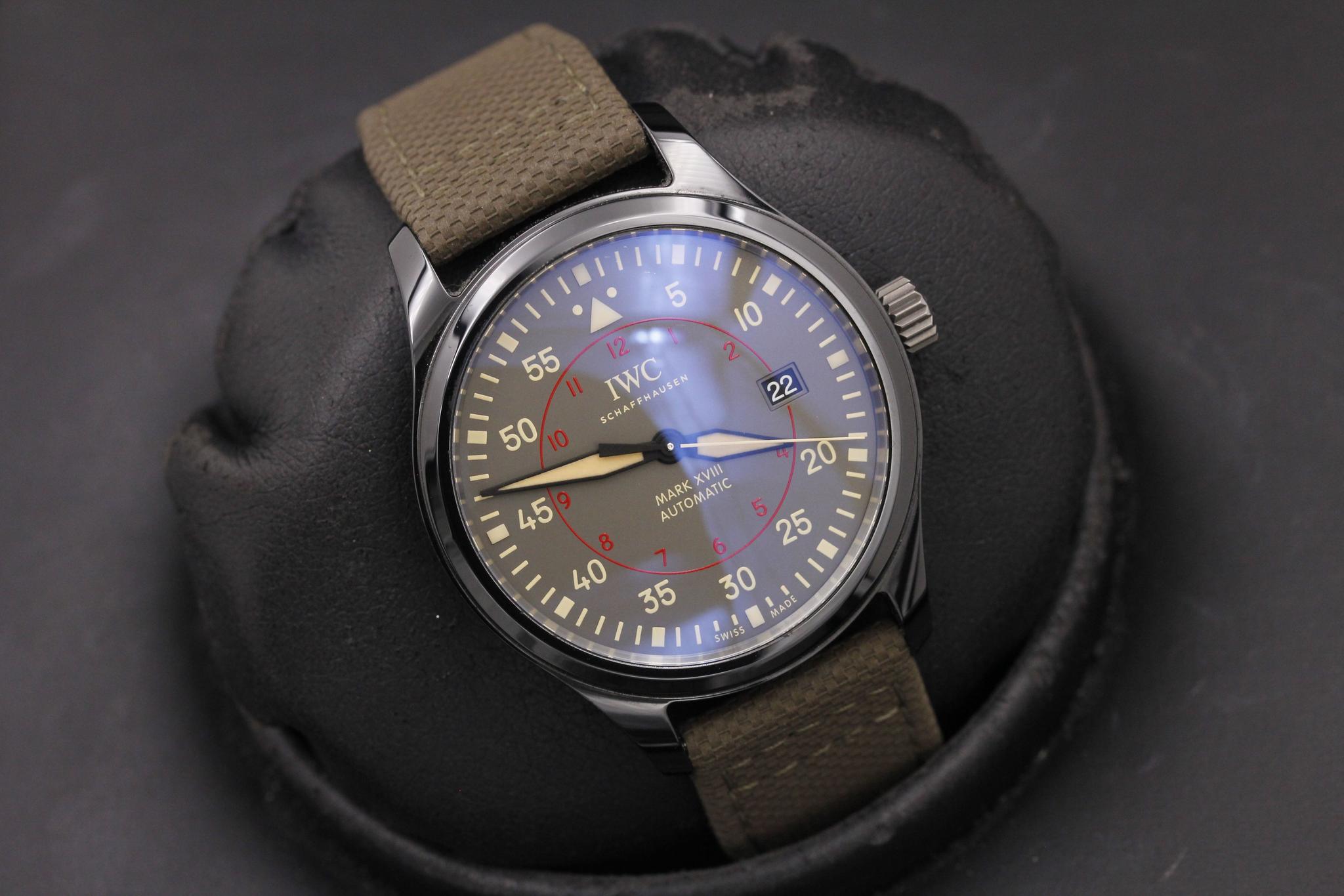 Watch Image 10