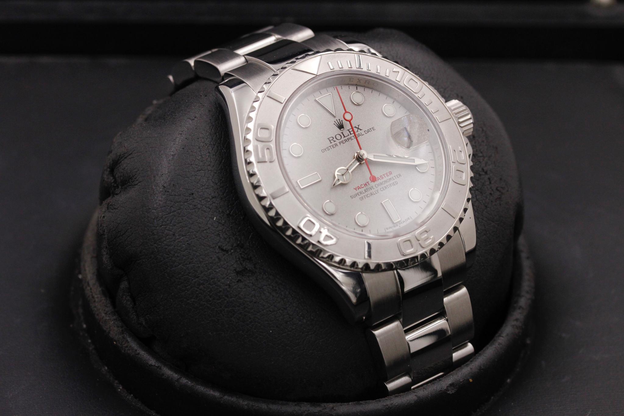 Watch Image 11