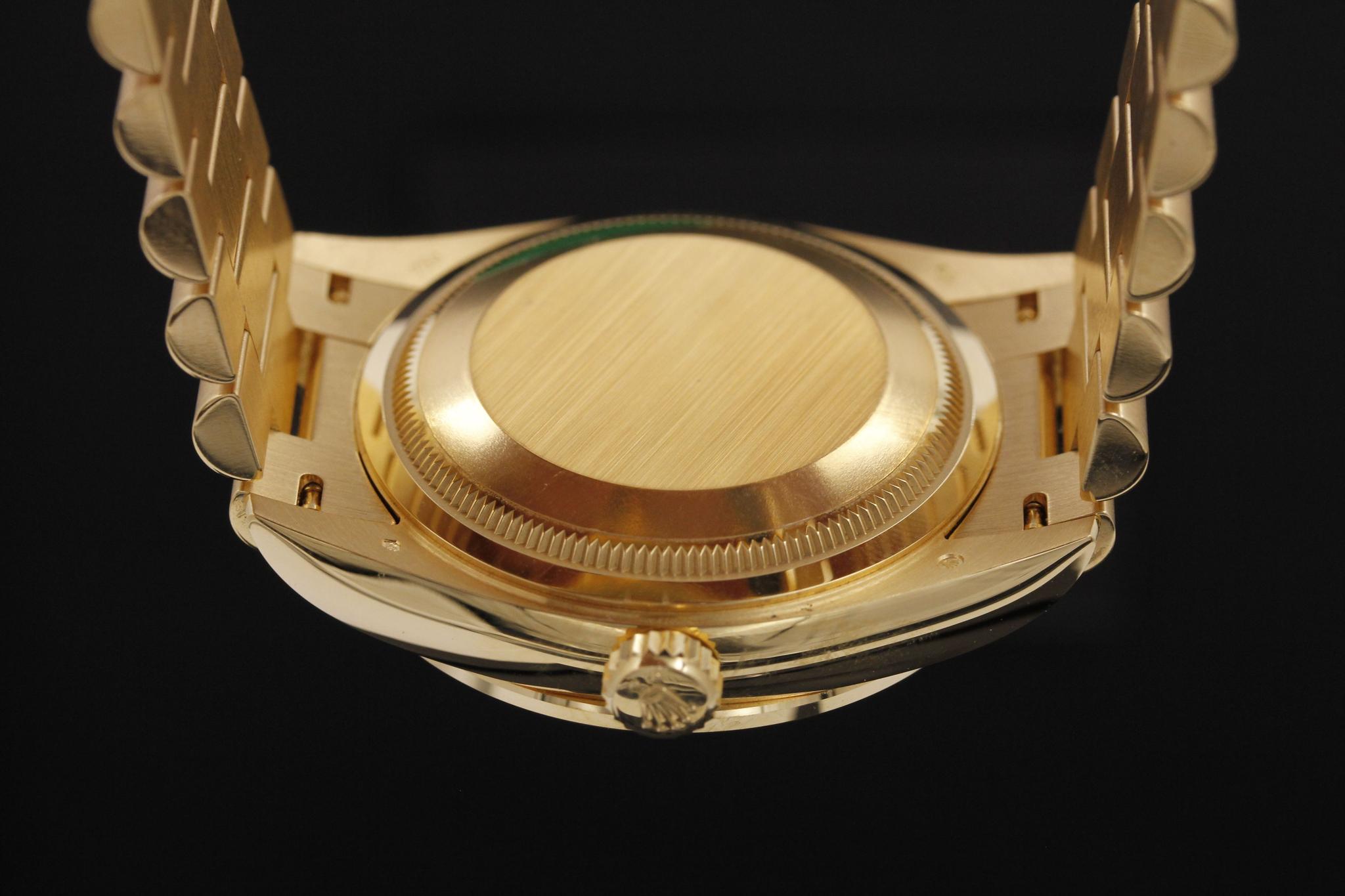 Watch Image 7