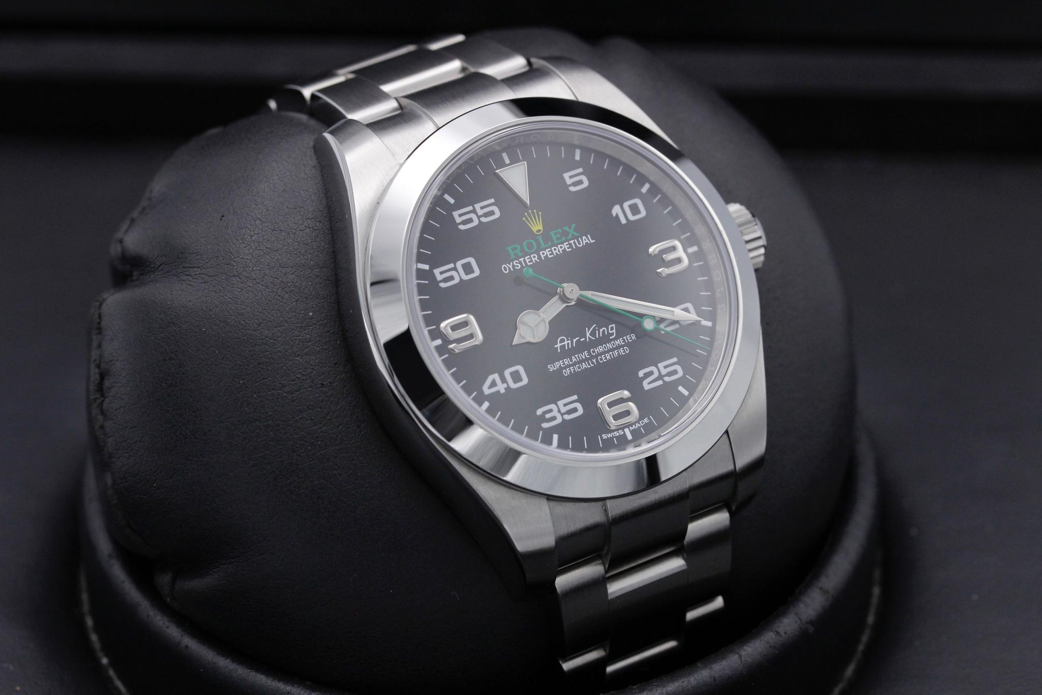 Watch Image 10