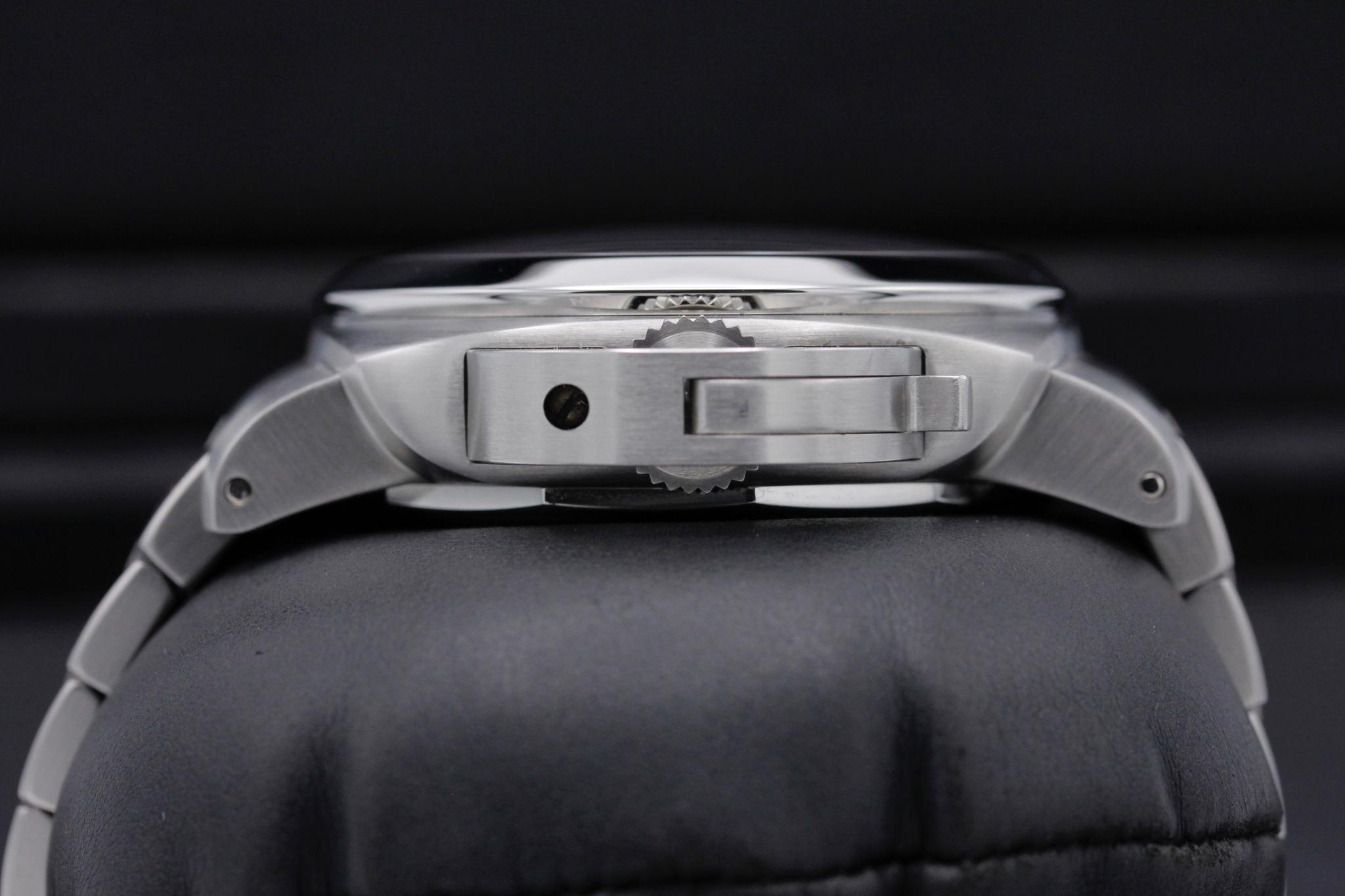 Watch Image 3