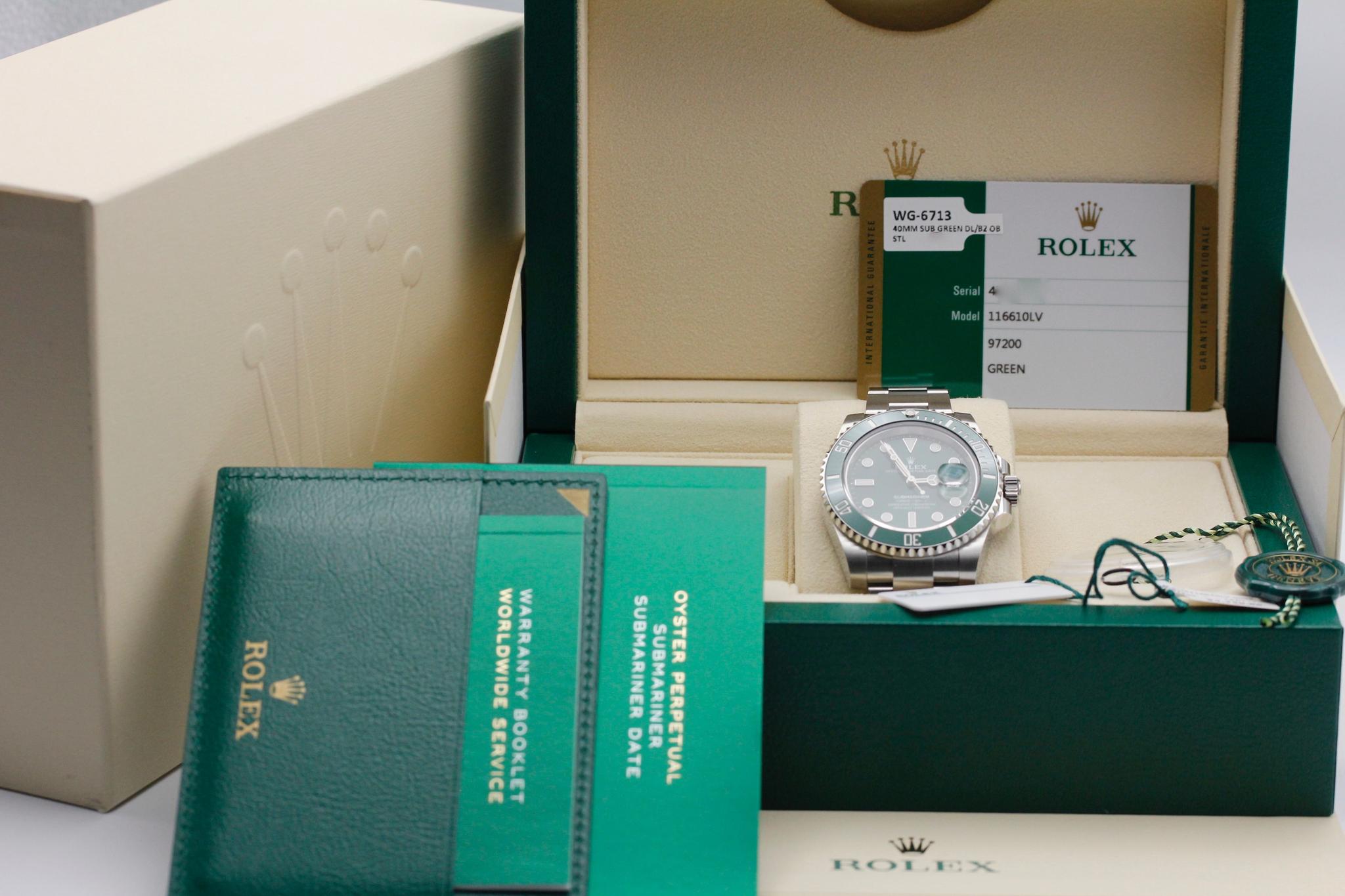 Rolex Oyster Perpetual Submariner Hulk 116610LV Box/Papers