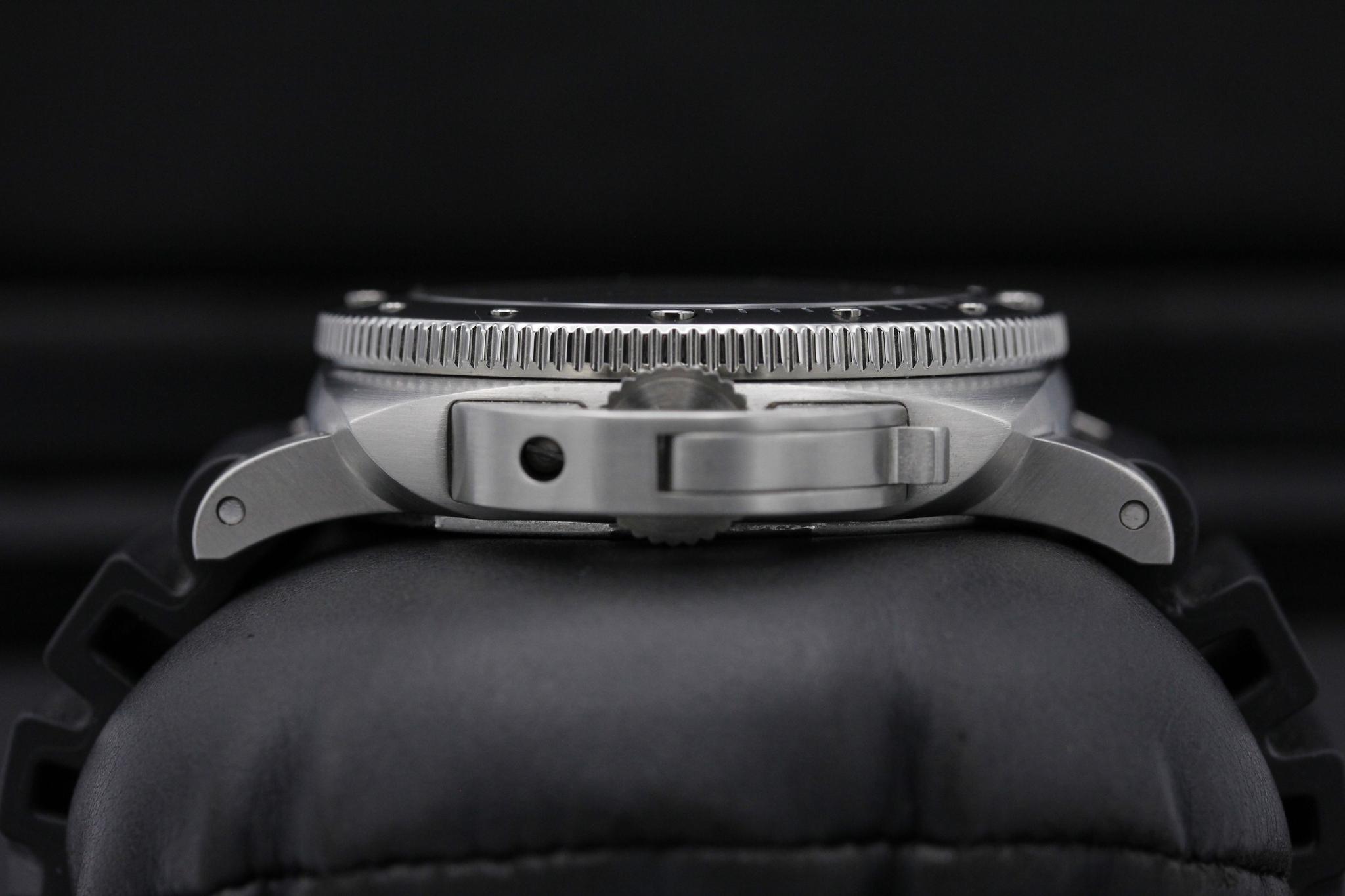 Watch Image 3