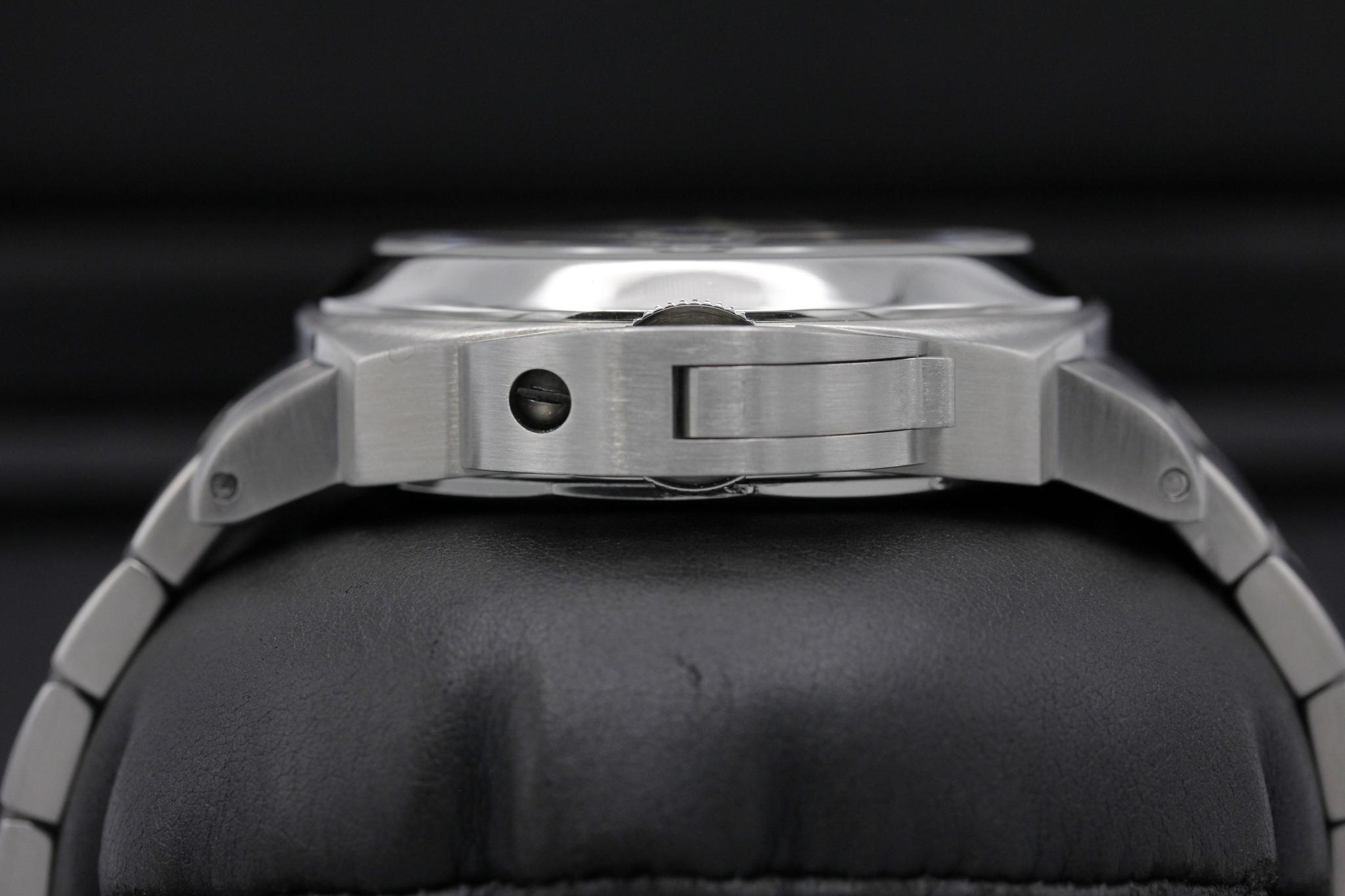 Watch Image 3