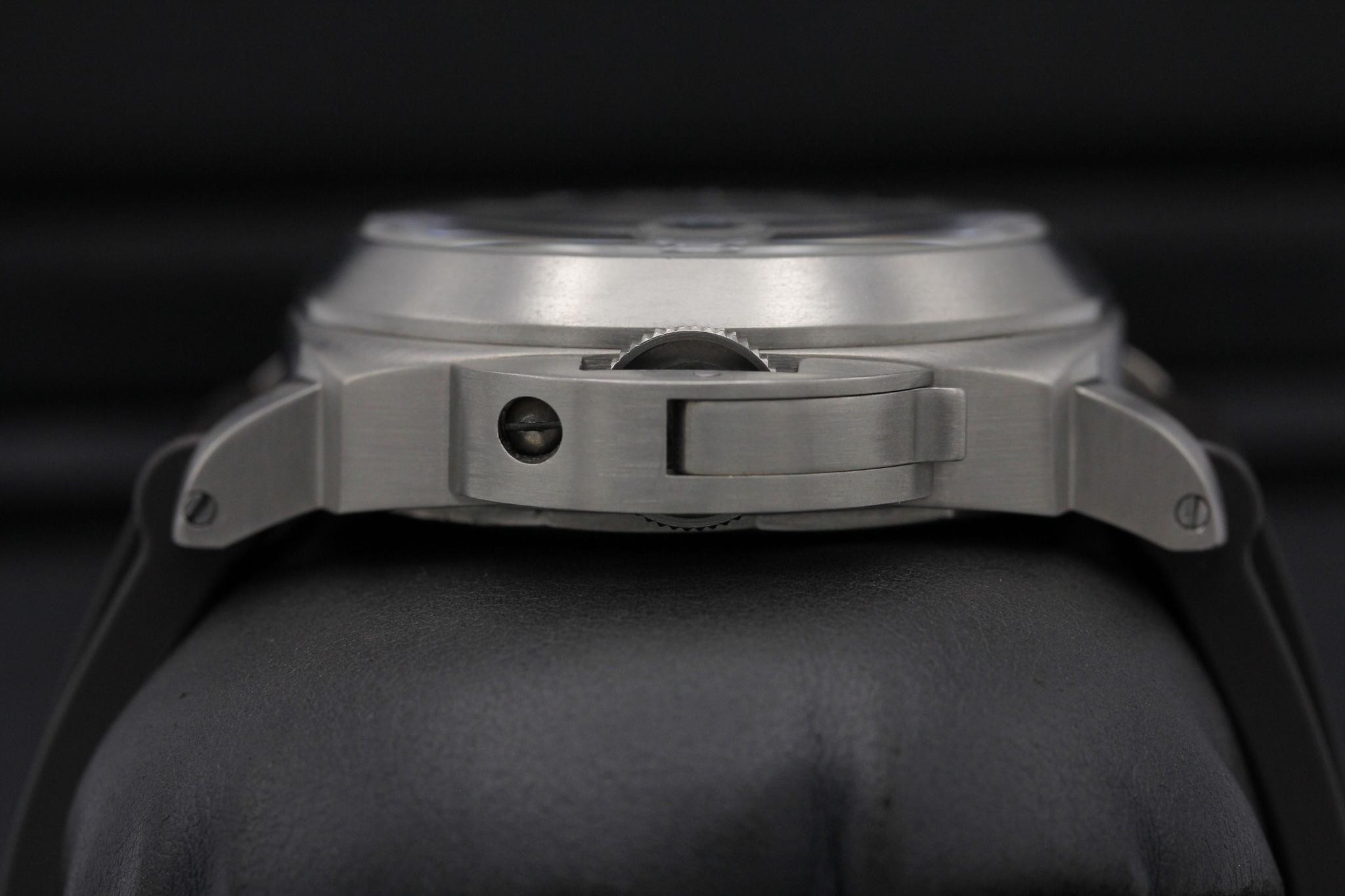 Watch Image 3