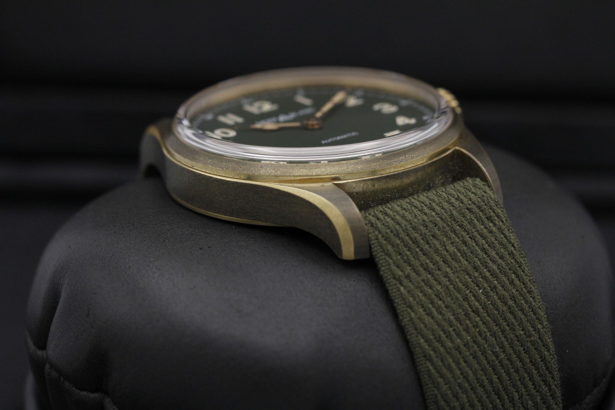 Watch Image 6