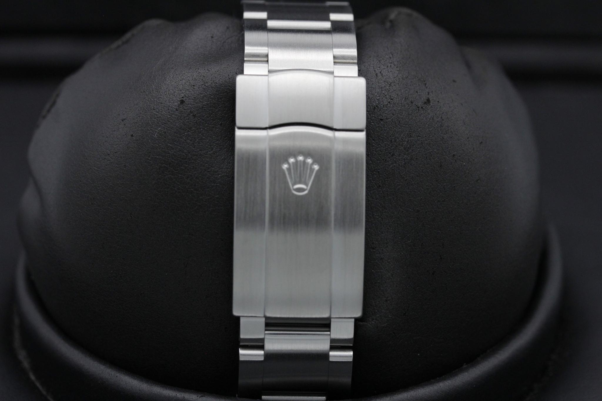 Watch Image 7