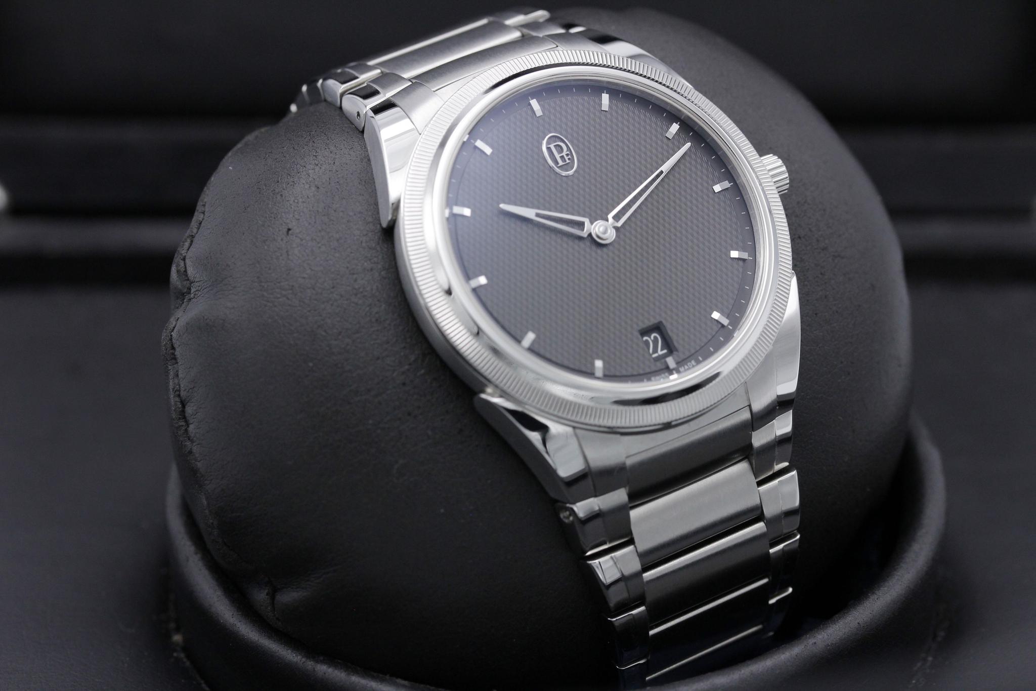 Watch Image 10