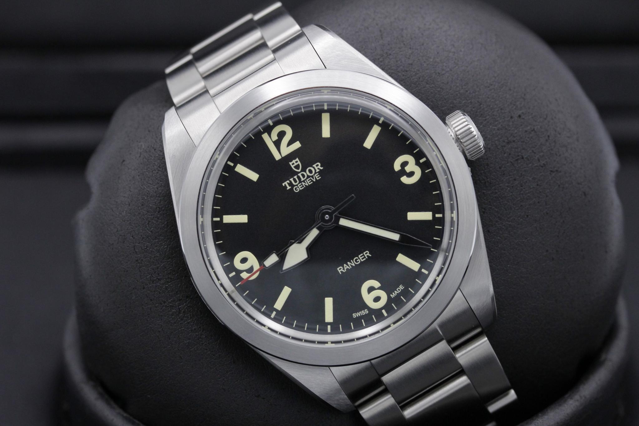 Watch Image 10