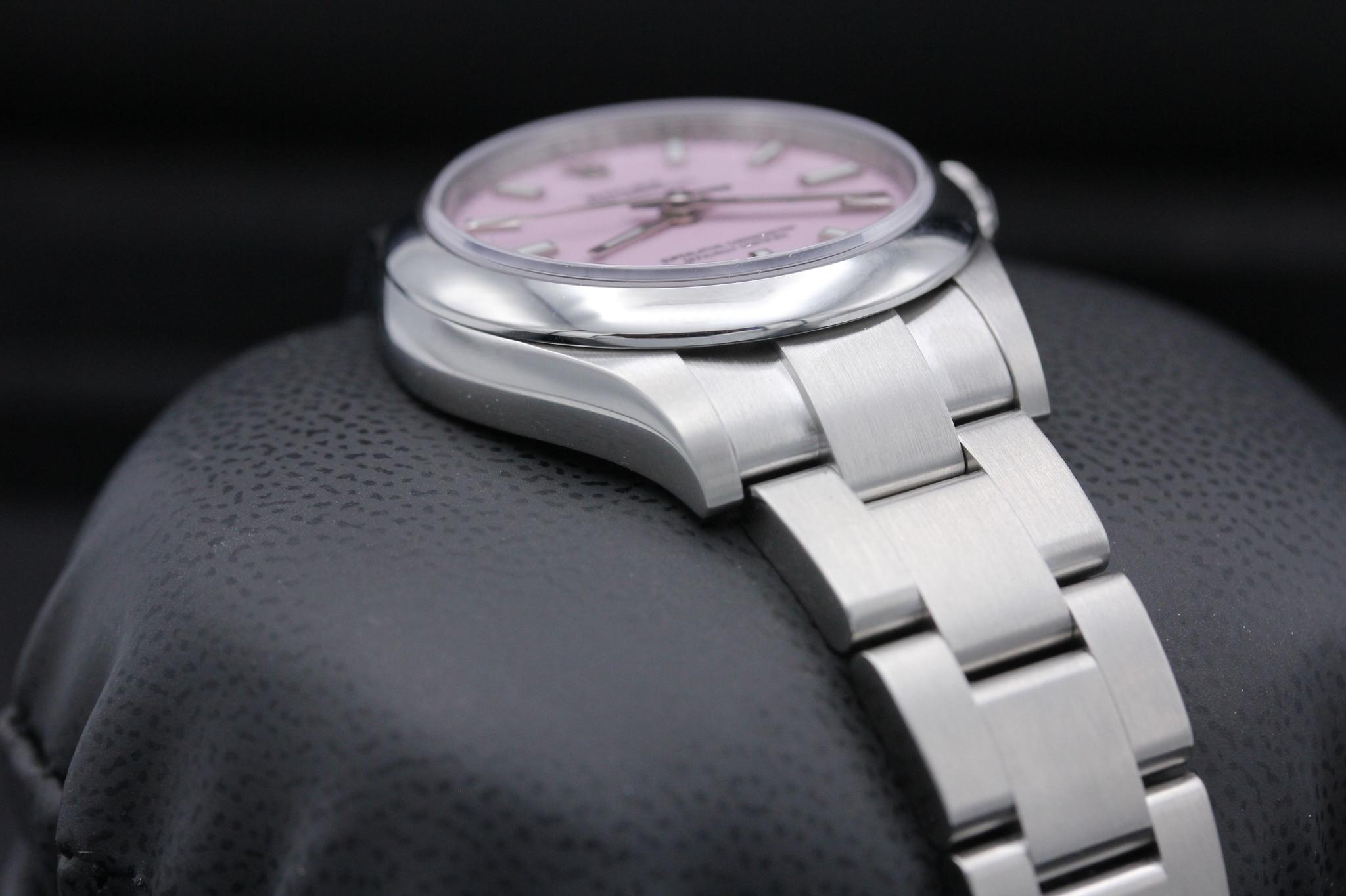 Watch Image 6