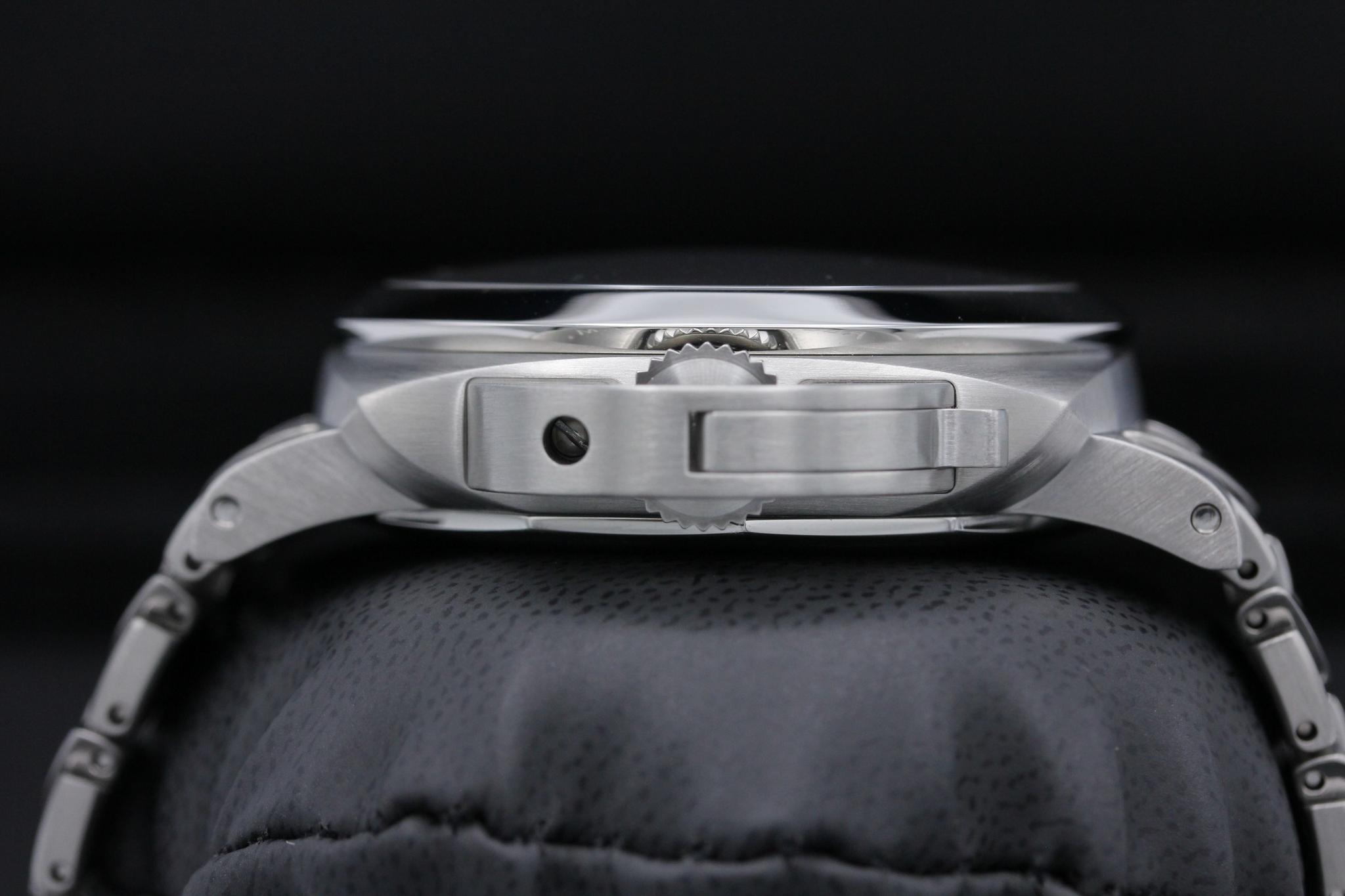 Watch Image 3