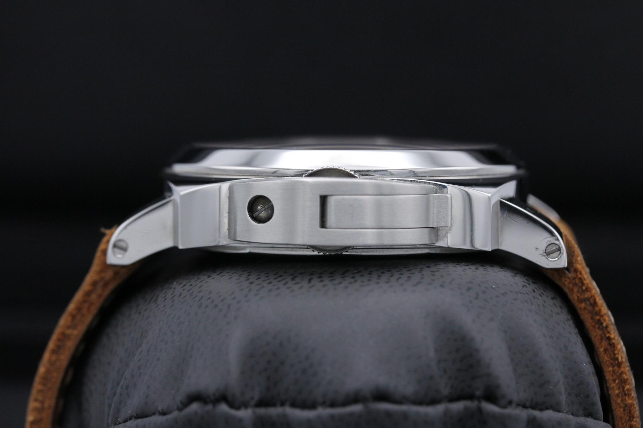 Watch Image 3