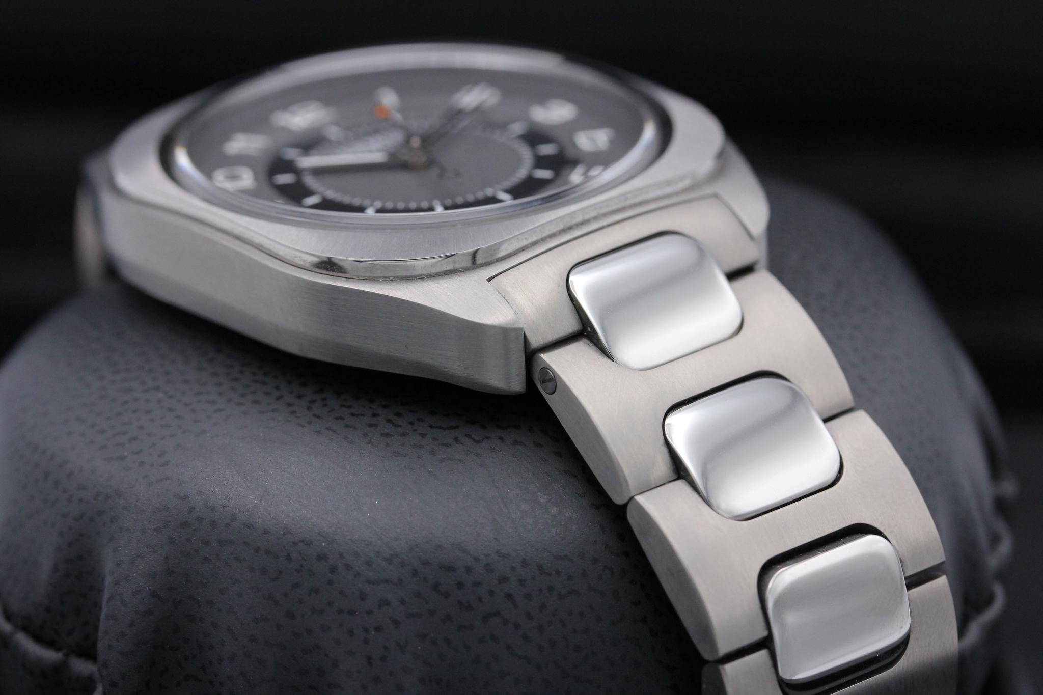 Watch Image 6