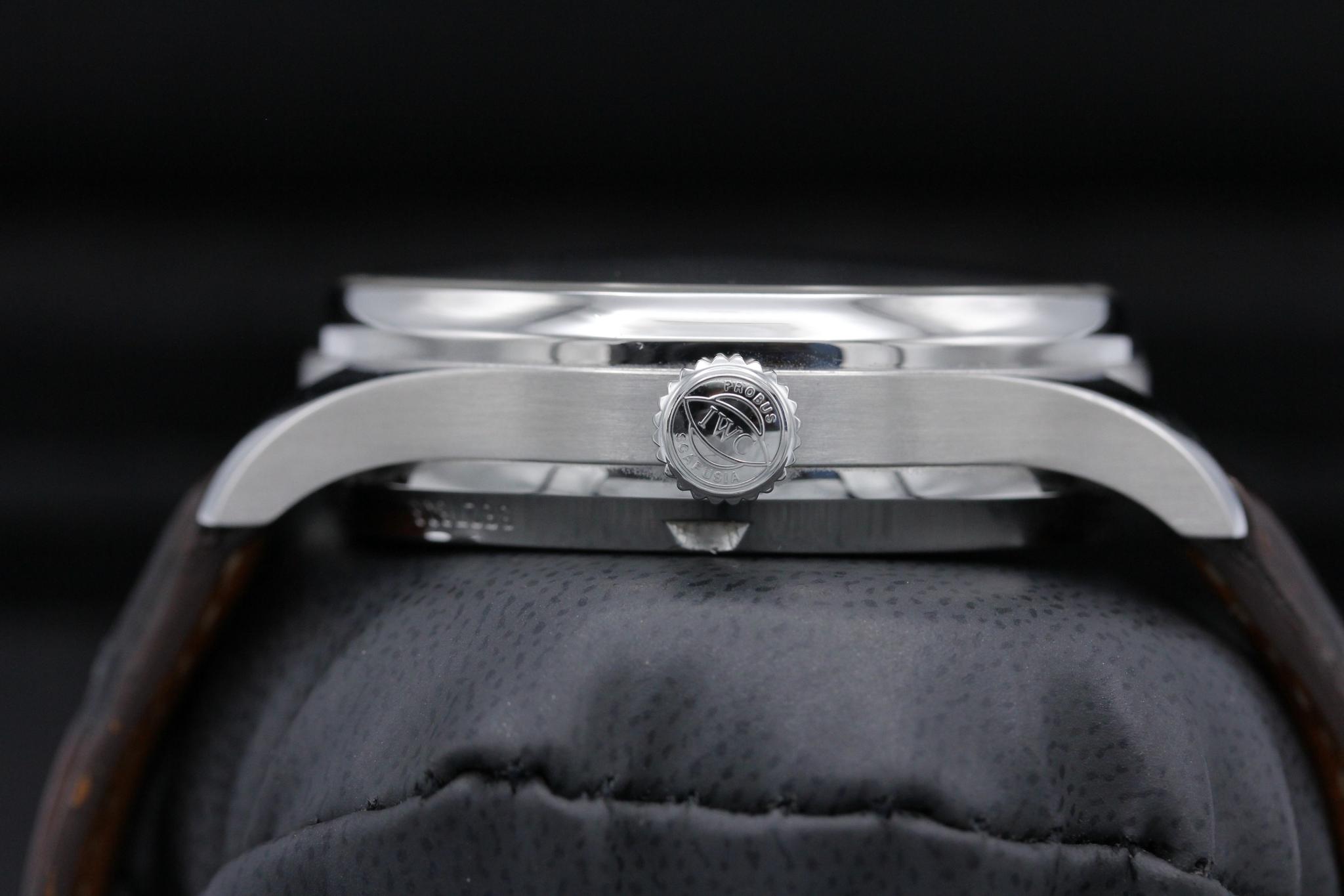 Watch Image 3