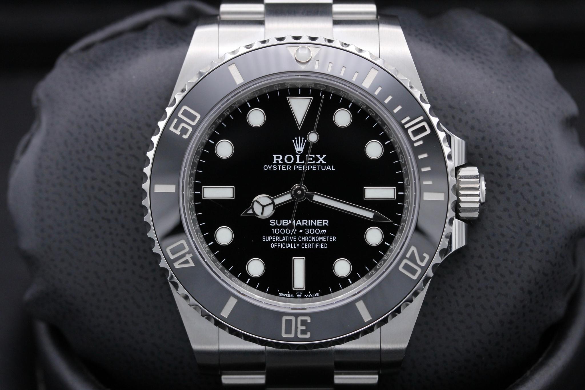 Rolex 124060 Submariner 41mm Oyster Perpetual Automatic Watch