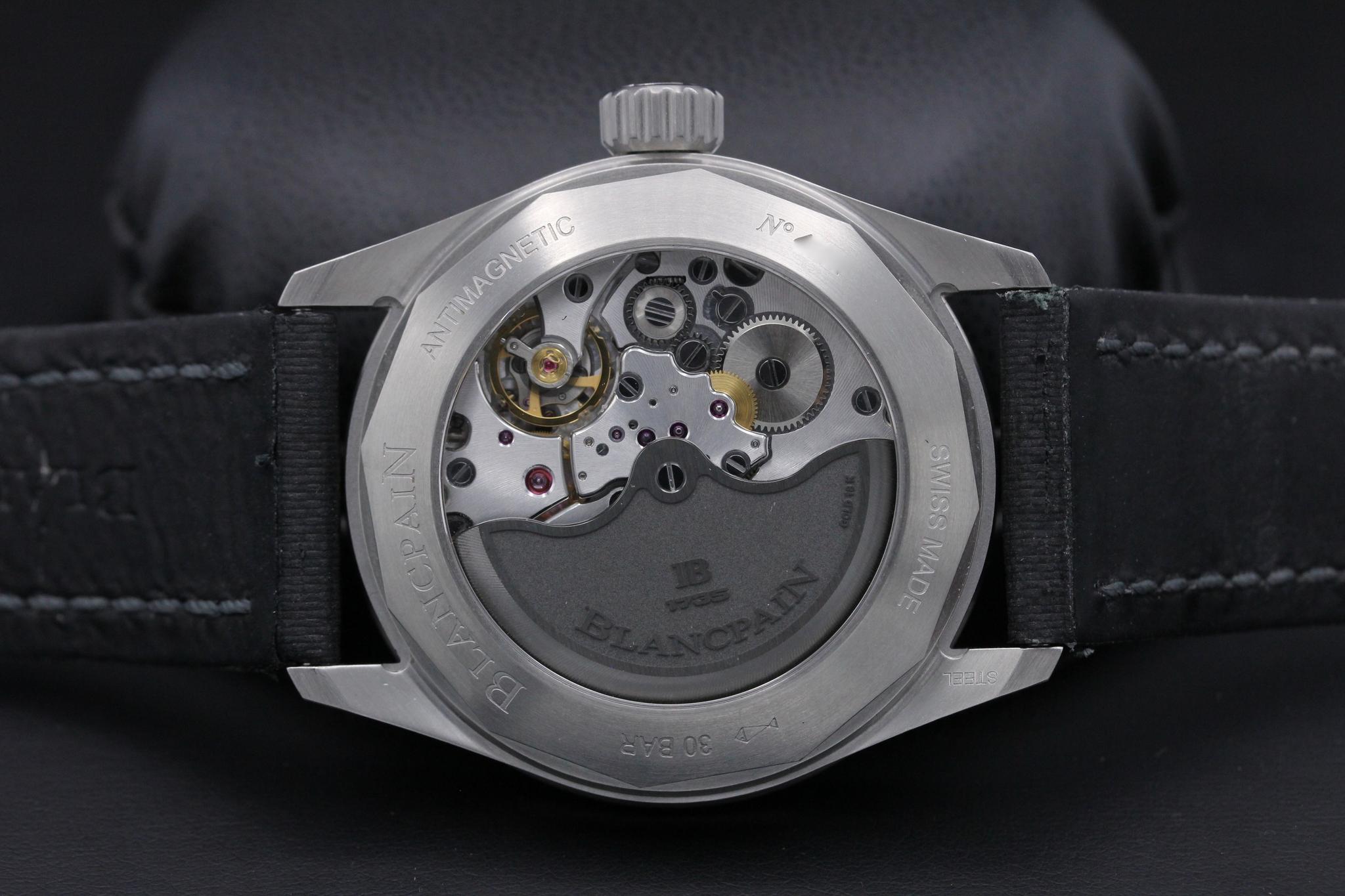 Watch Image 7