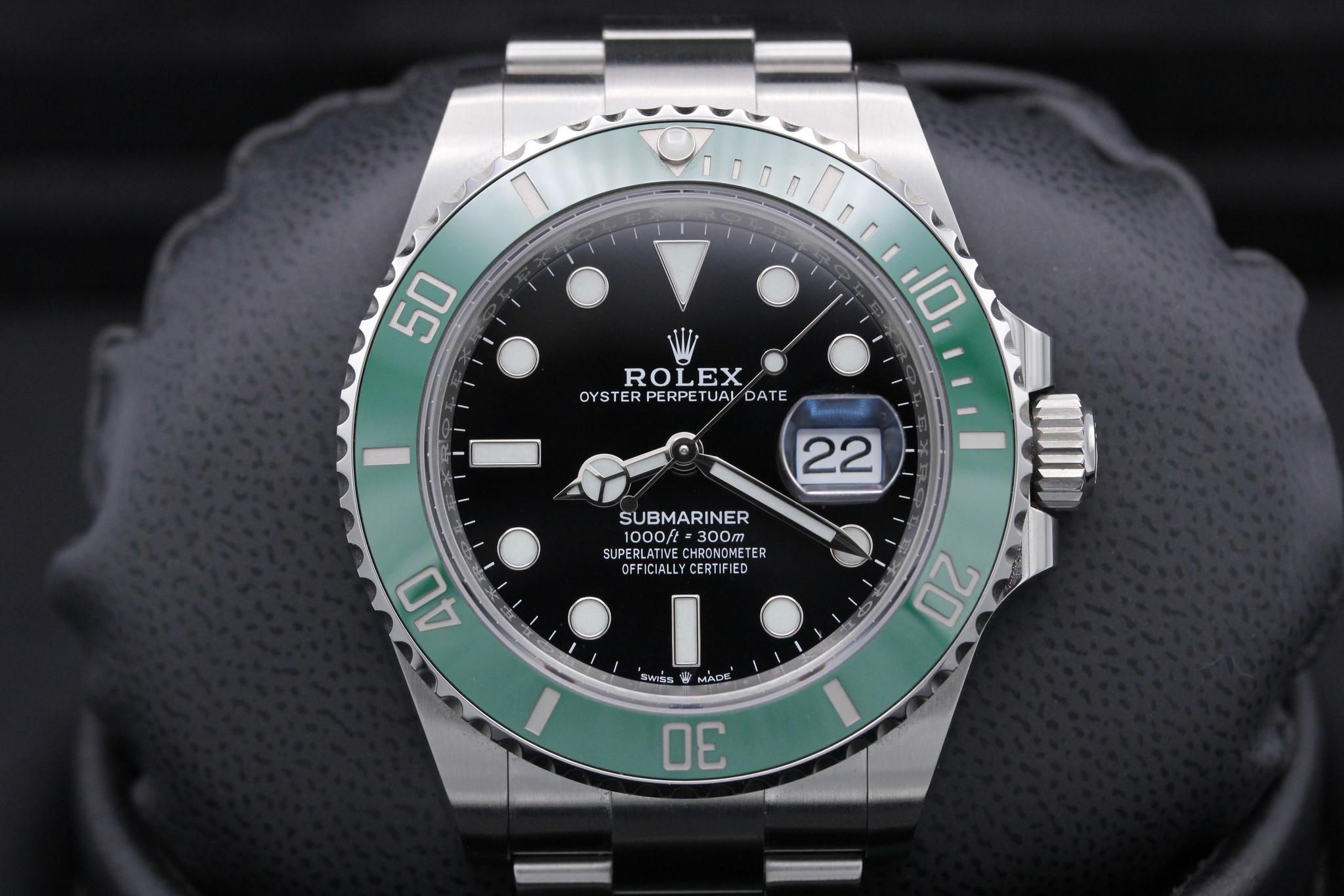 Rolex 126610LV Submariner Date Kermit Black Dial Green Bezel Oyster  Bracelet New 2022 Box/Papers