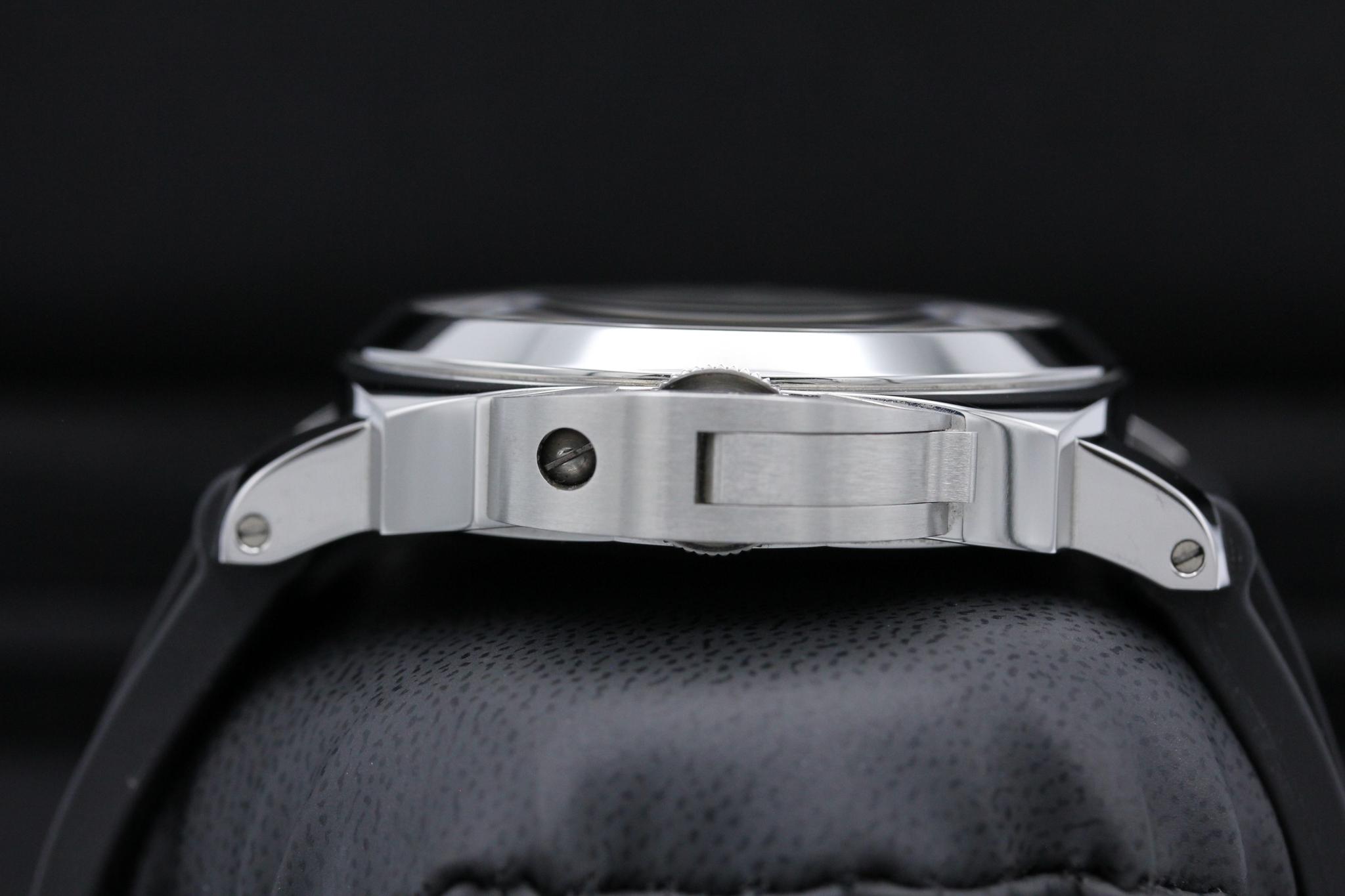 Watch Image 3