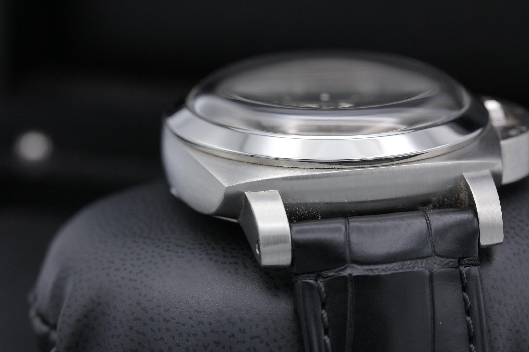 Watch Image 6