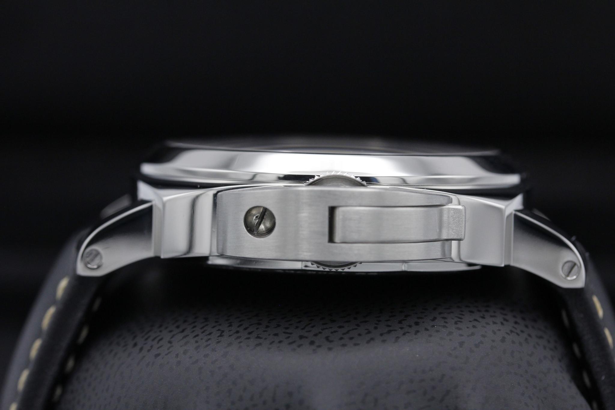 Watch Image 3