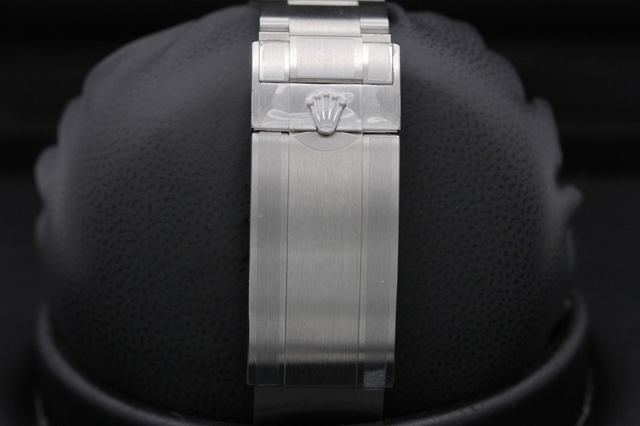 Watch Image 7