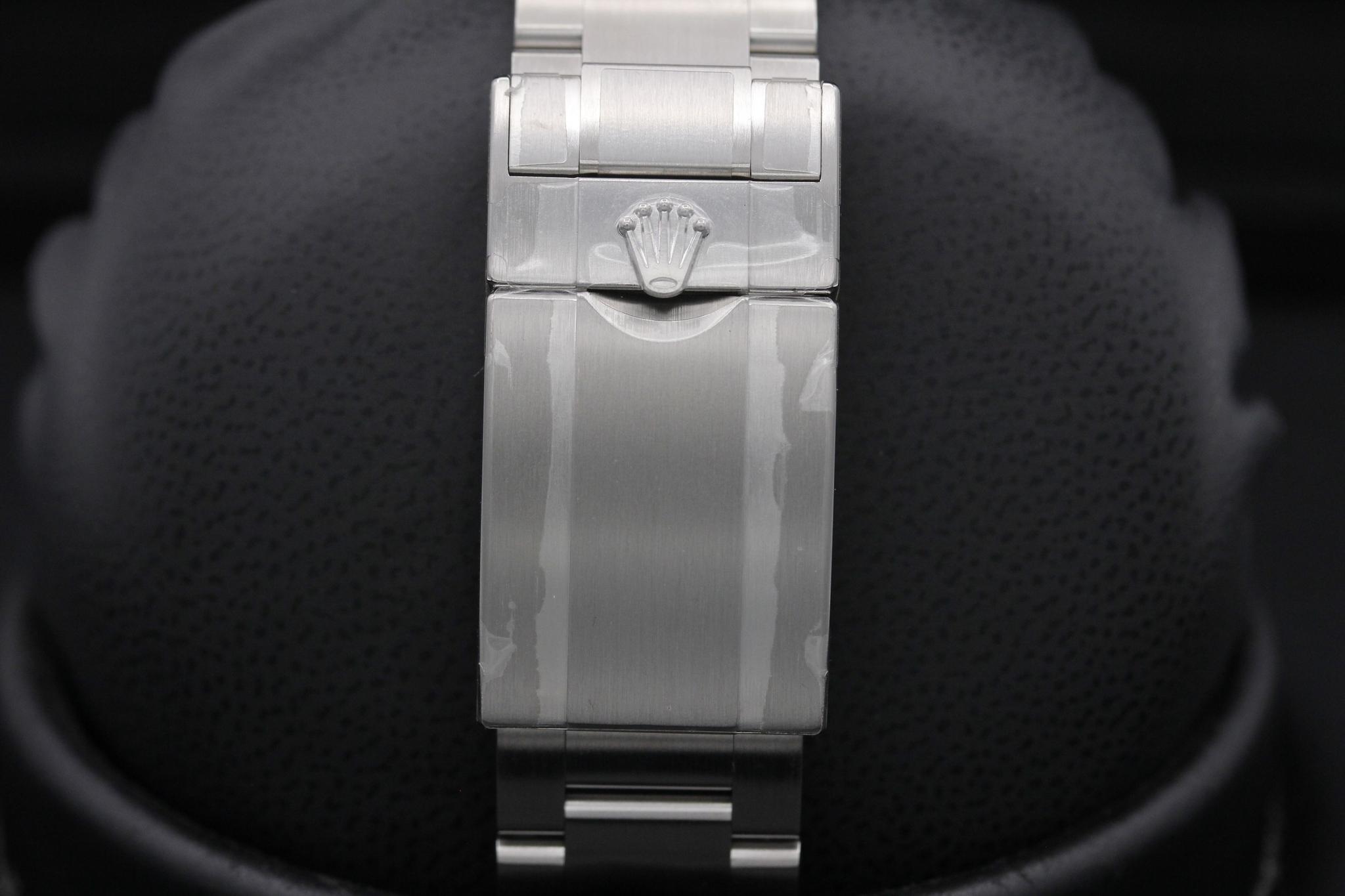 Watch Image 7