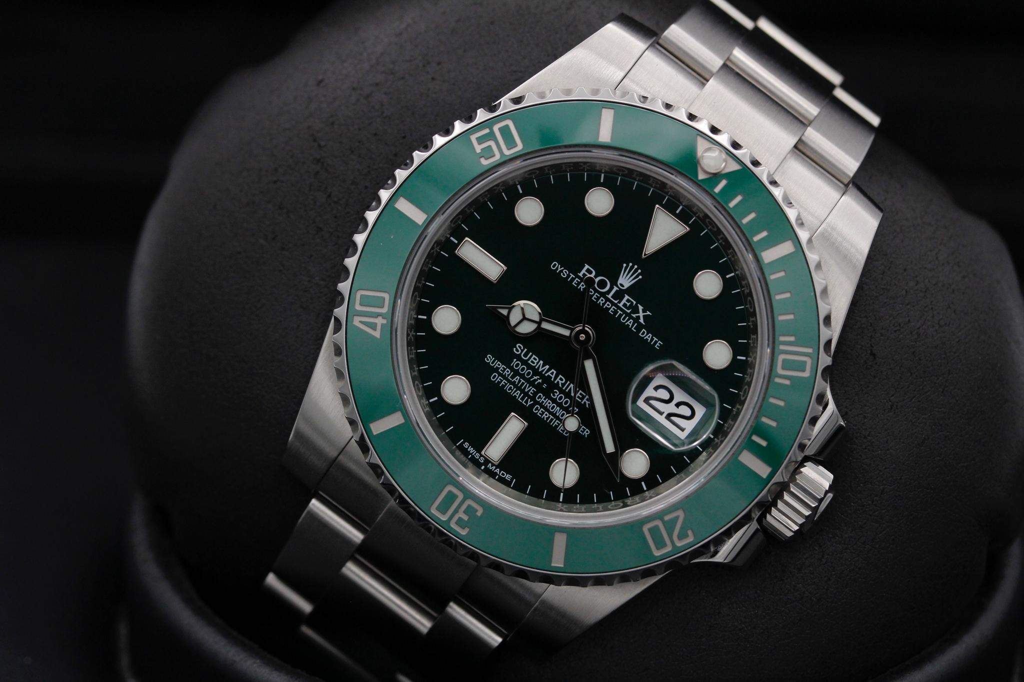 Rolex submariner Hulk 2013 116610LV with Box and Papers MINT condition