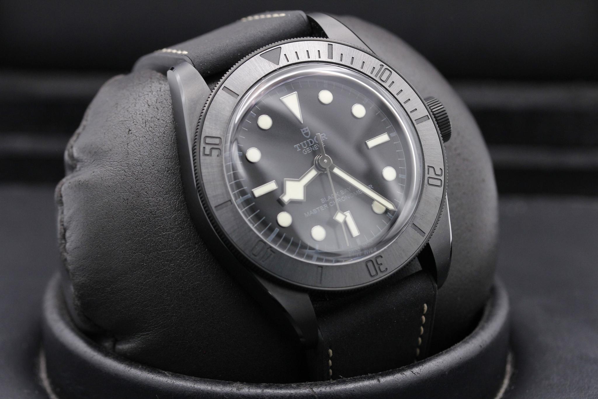 Watch Image 10