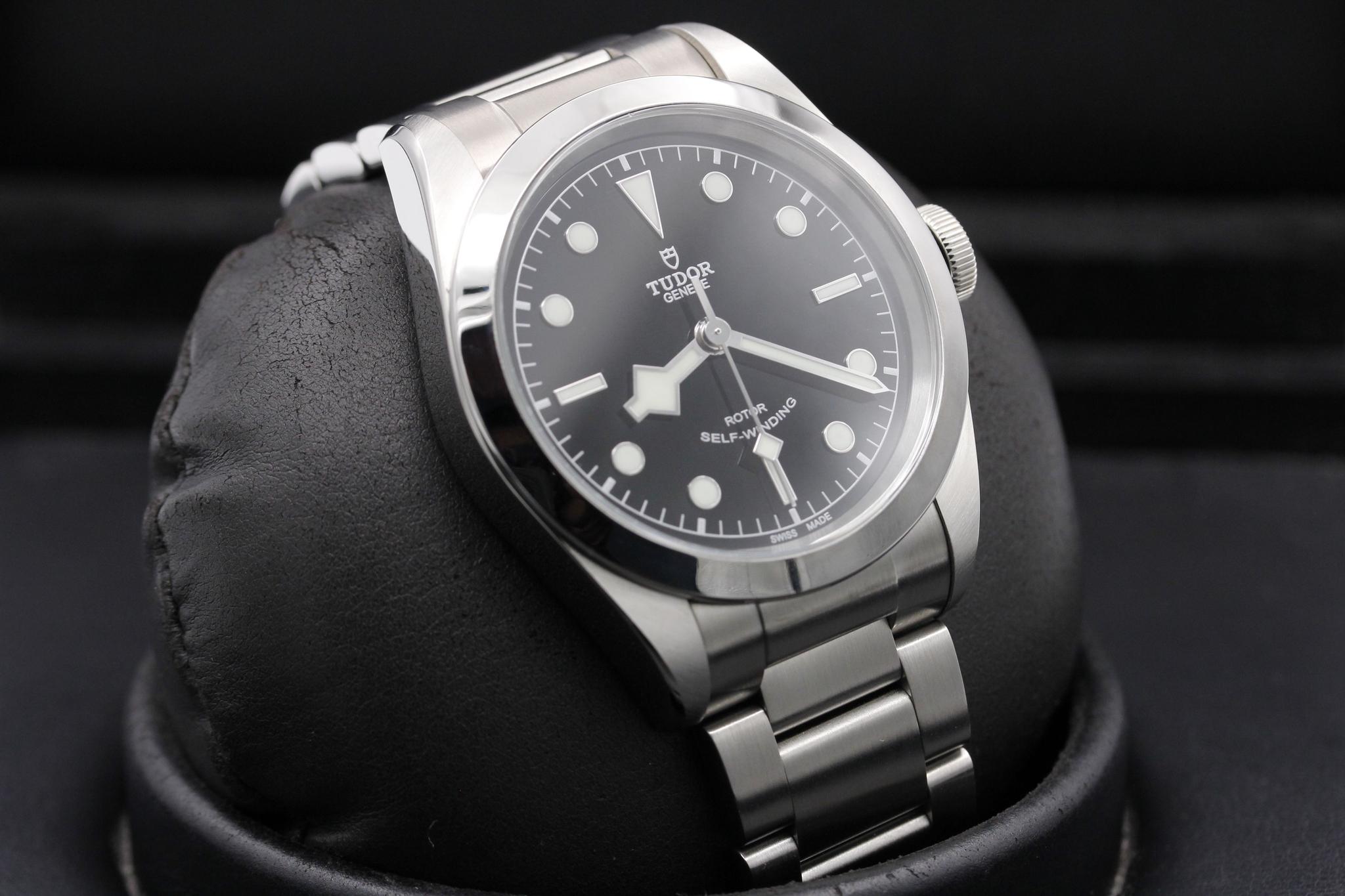 Watch Image 10