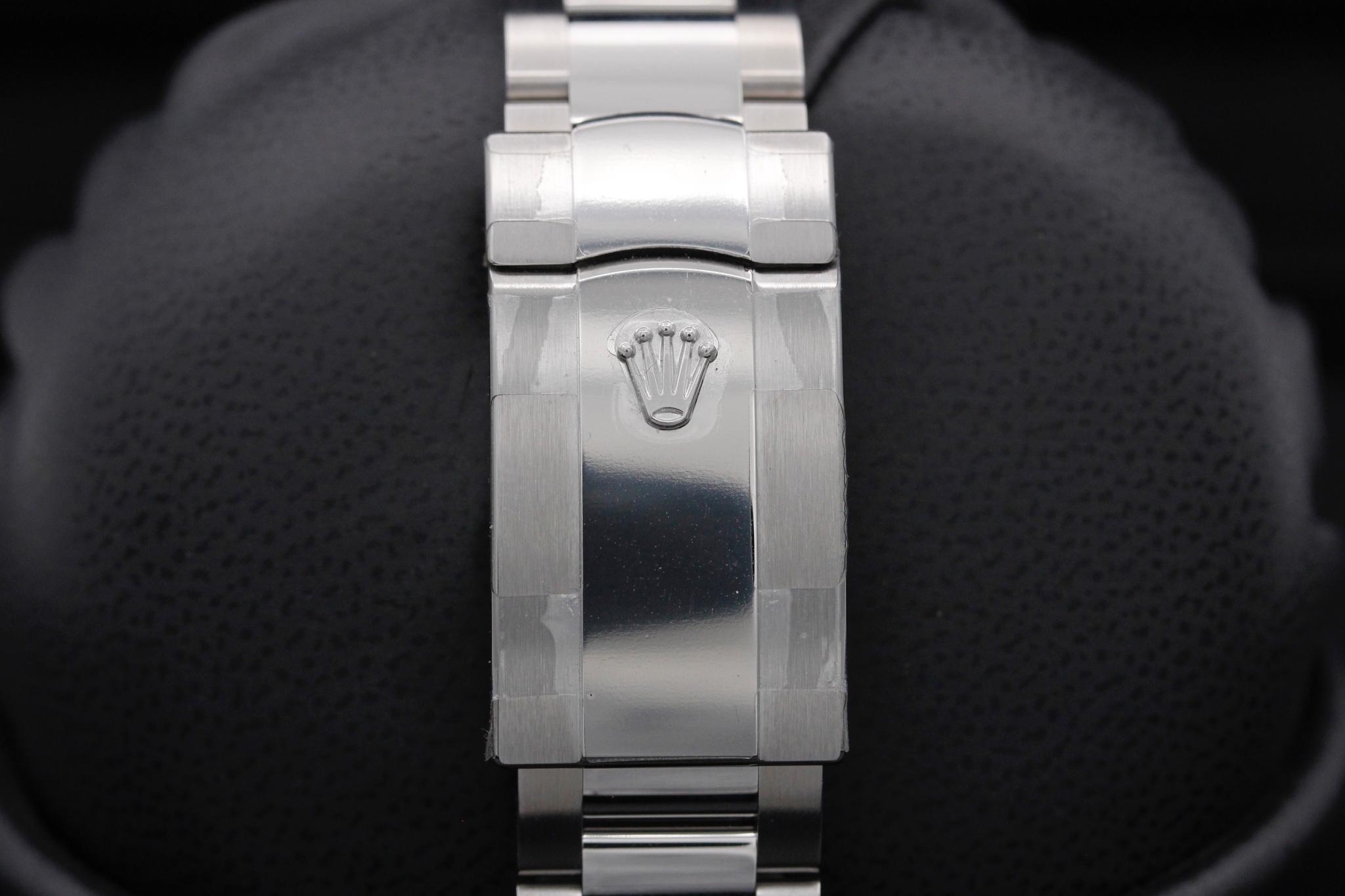 Watch Image 7