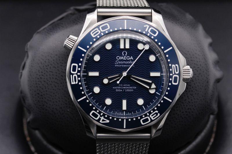 Omega Seamaster 300M "James Bond 60th anniversary" 210.30.42.20.03.002