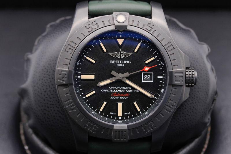 Breitling Avenger Blackbird 44  V1731110/BD74