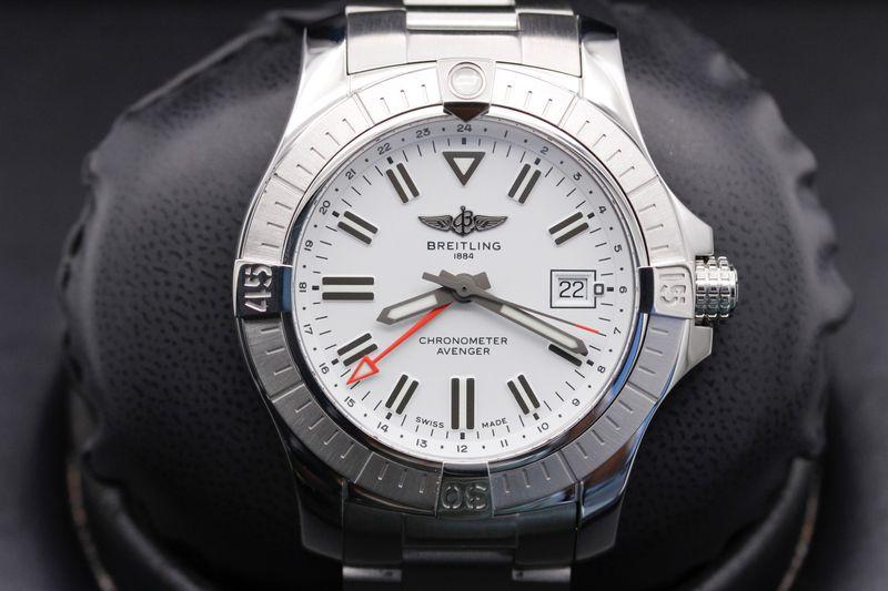 Breitling Avenger Automatic GMT A32397