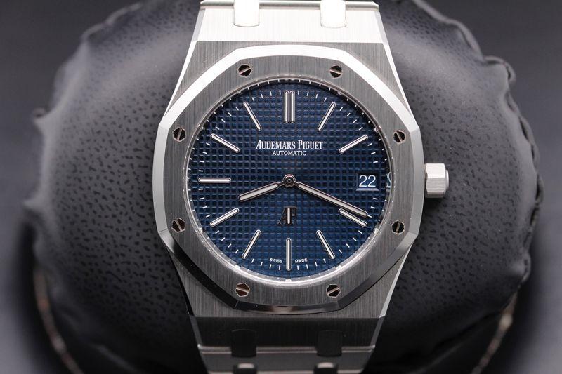 Audemars Piguet Royal Oak Extra Thin "Jumbo" 16202ST.OO.1240ST.02