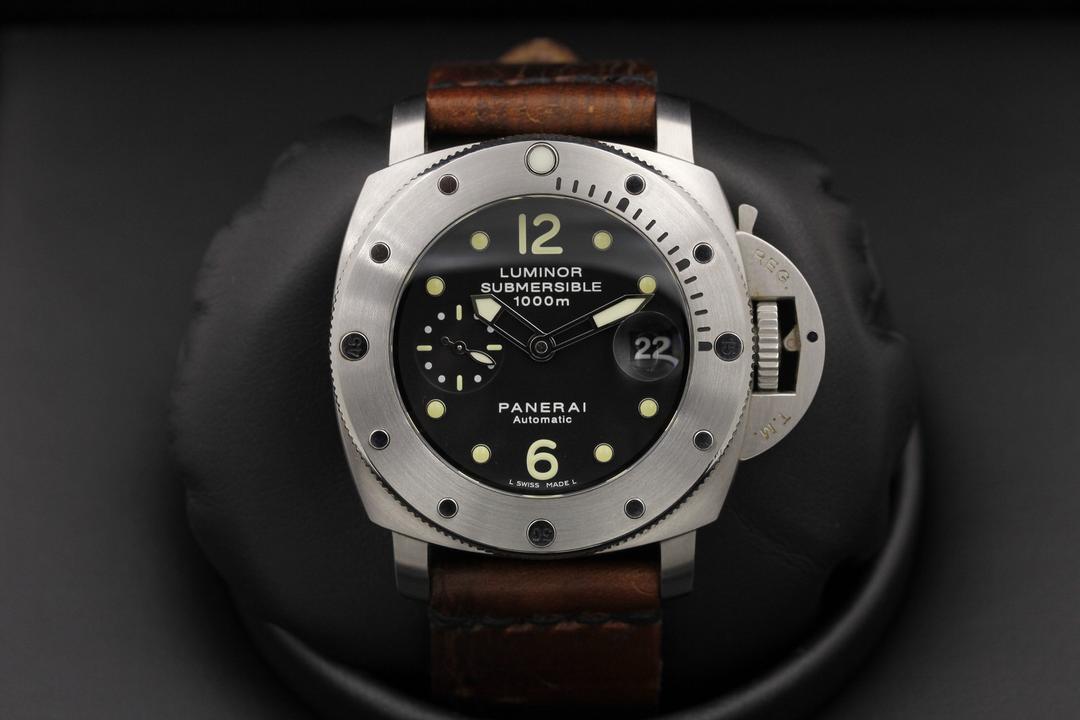 Panerai Submersible Pam 243