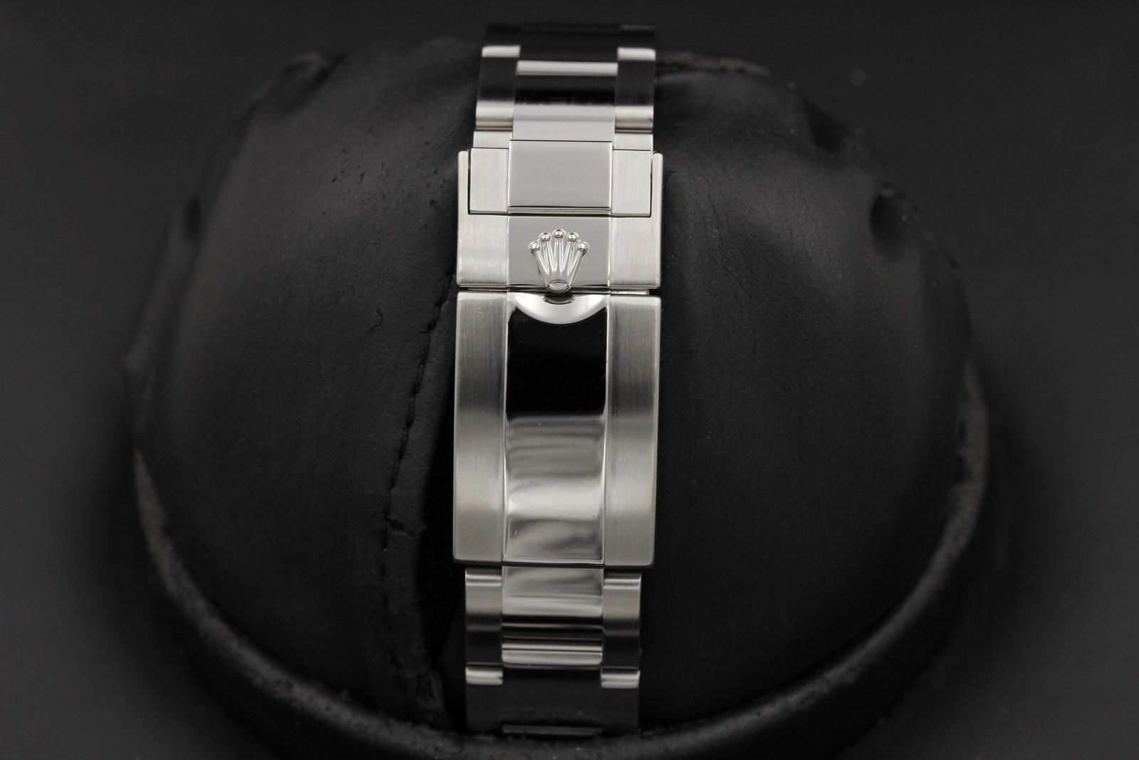 Watch Image 7